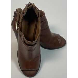 Fioni Women's Brown Peep-Toe Ankle Boots Size 7.5 - Block Heel,‎ Zipper Closure